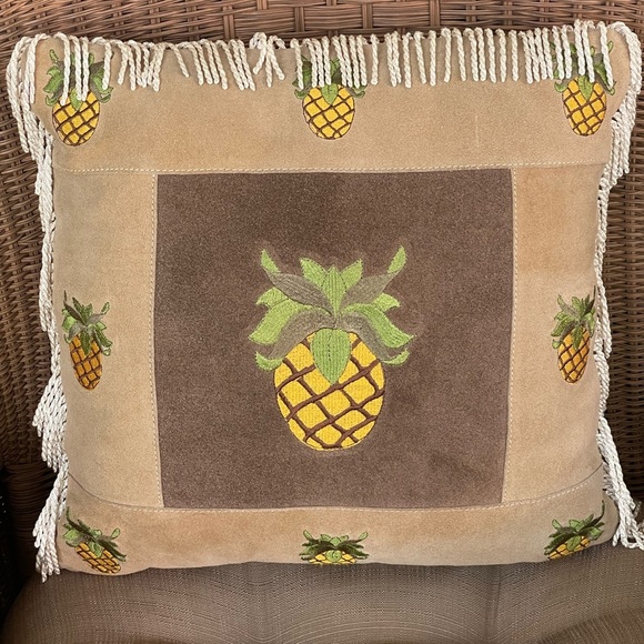 Dojanti leather and embroidered pineapple pillow  welcome pineapple lovely - Picture 1 of 8